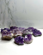 Cargar imagen en el visor de la galería, Amethyst Clusters